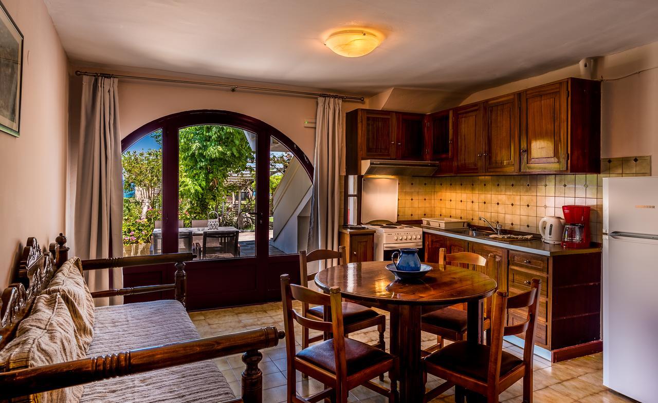 Villa Merabello Agia Marina Buitenkant foto