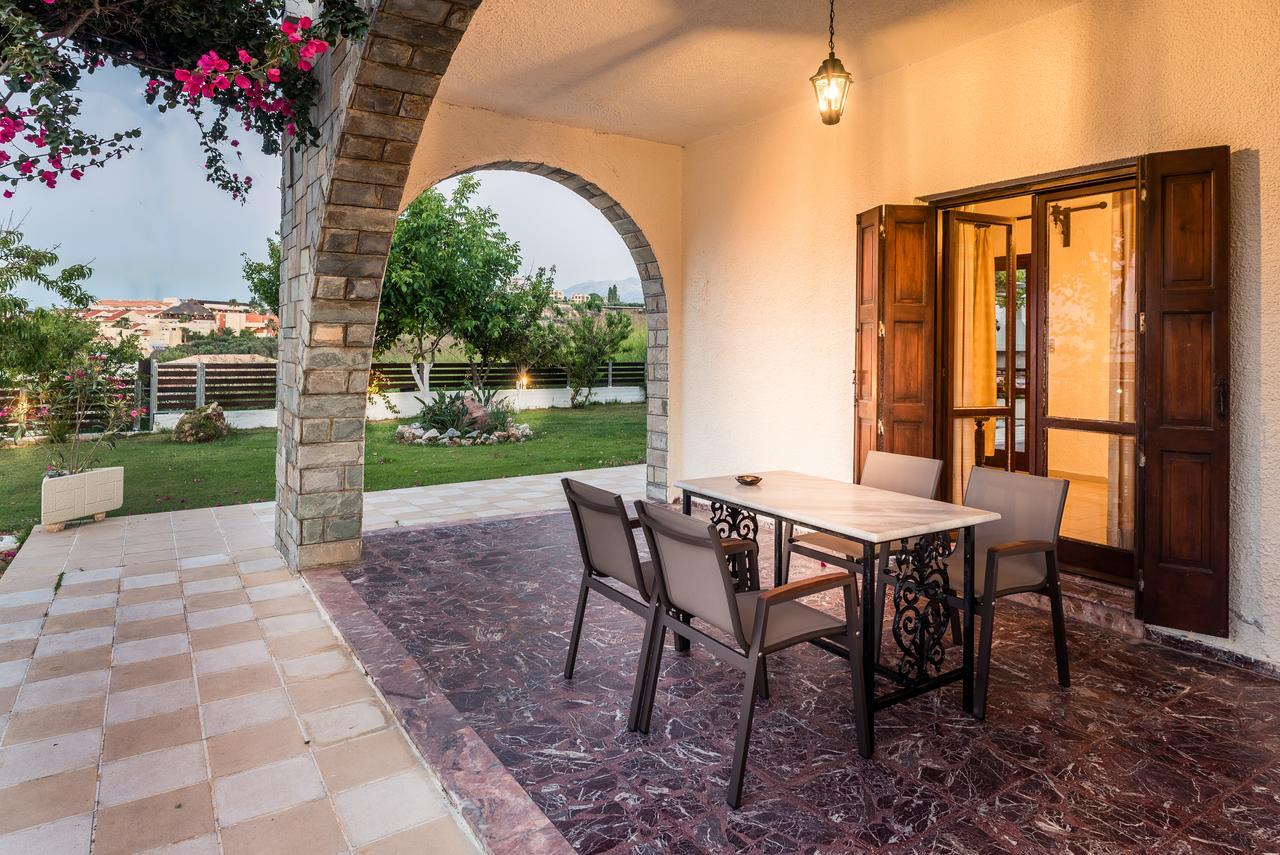 Villa Merabello Agia Marina Buitenkant foto